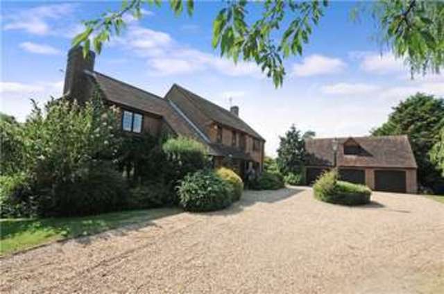  Image of 4 bedroom Detached house to rent in Lodge Road Hurst Reading RG10 at Hurst Reading Hurst, RG10 0SG