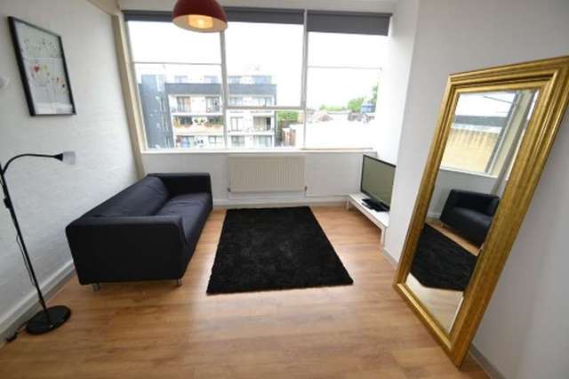  Image of 2 bedroom Flat to rent in Long Street London E2 at Old Street  Shoreditch, E2 8HJ