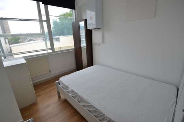  Image of 2 bedroom Flat to rent in Long Street London E2 at Old Street  Shoreditch, E2 8HJ