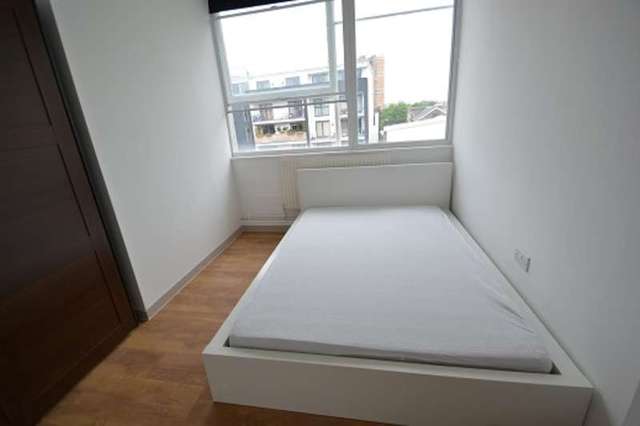  Image of 2 bedroom Flat to rent in Long Street London E2 at Old Street  Shoreditch, E2 8HJ