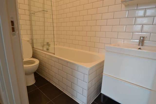  Image of 2 bedroom Flat to rent in Long Street London E2 at Old Street  Shoreditch, E2 8HJ