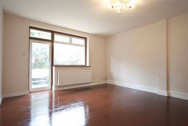  Image of 6 bedroom Flat to rent in Loudoun Road London NW8 at St John