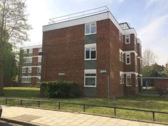  Image of 2 bedroom Flat to rent in Madeira Road London SW16 at Madeira Road  London, SW16 2DF