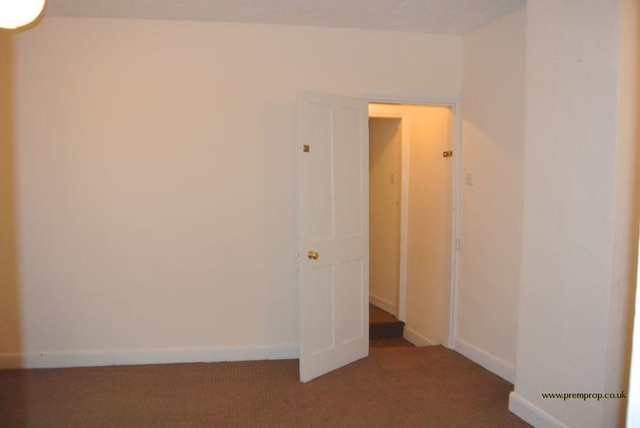  Image of 2 bedroom End of Terrace to rent in Magpie Road Norwich NR3 at Norwich, NR3 1JQ