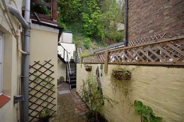  Image of 3 bedroom Terraced house for sale in Malling Street Lewes BN7 at Lewes East Sussex Lewes, BN7 2RB