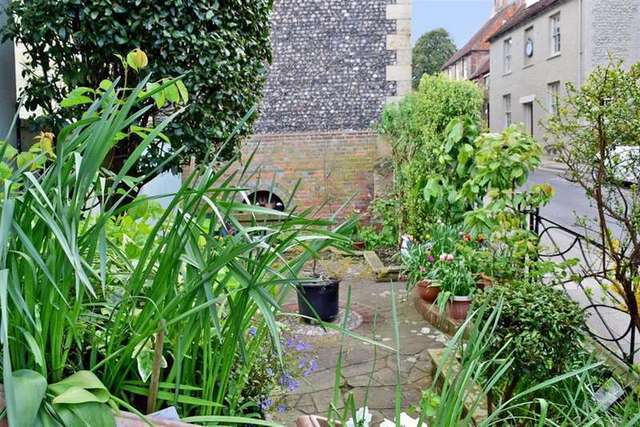  Image of 3 bedroom Detached house for sale in Maltravers Street Arundel BN18 at Arundel West Sussex Arundel, BN18 9AP