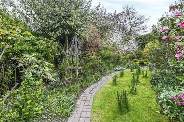  Image of 3 bedroom Detached house for sale in Manor Lane London SE13 at London  Hither Green, SE13 5QW