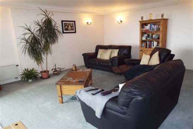  Image of 2 bedroom Flat to rent in Manor Road Bournemouth BH1 at Bournemouth, BH1 3HR