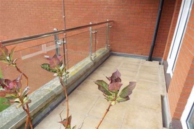  Image of 2 bedroom Flat to rent in Manor Road Bournemouth BH1 at Bournemouth, BH1 3HR