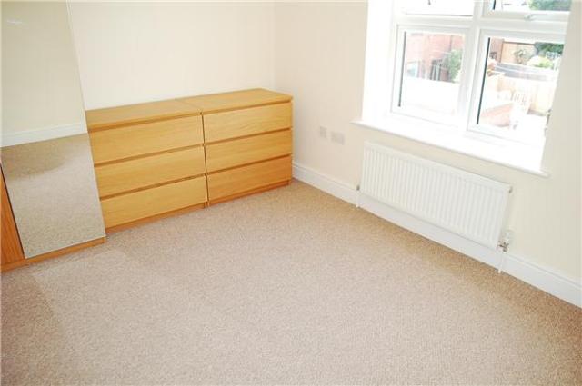  Image of 1 bedroom Flat to rent in Manor Road Wallington SM6 at 108 Manor Road  Surrey, SM6 0DW