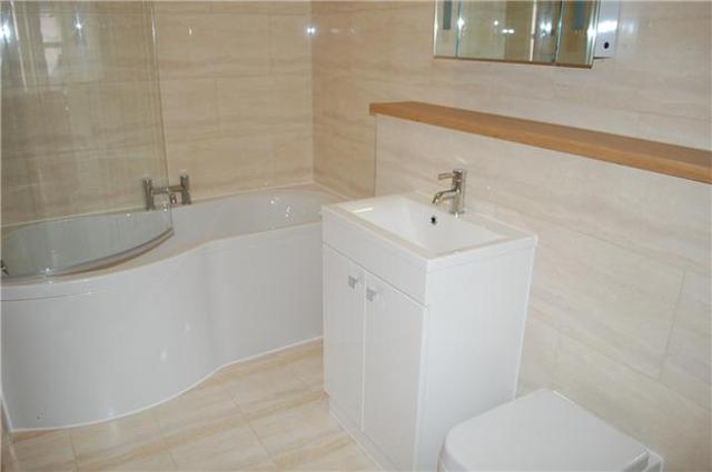  Image of 1 bedroom Flat to rent in Manor Road Wallington SM6 at 108 Manor Road  Surrey, SM6 0DW