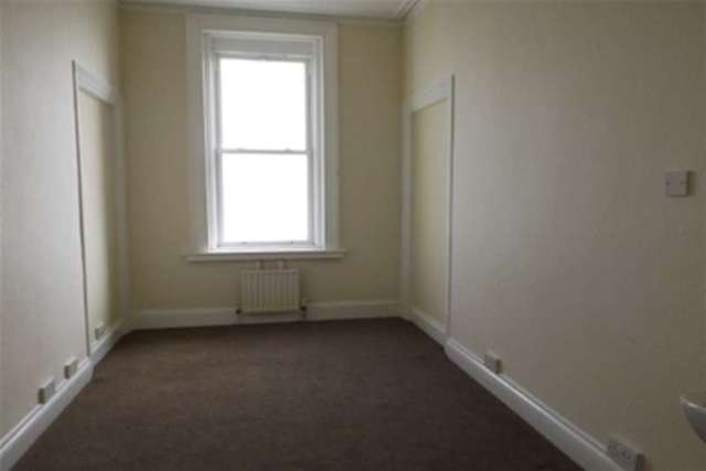  Image of 2 bedroom Flat to rent in Marine Parade Worthing BN11 at Worthing, BN11 3QF