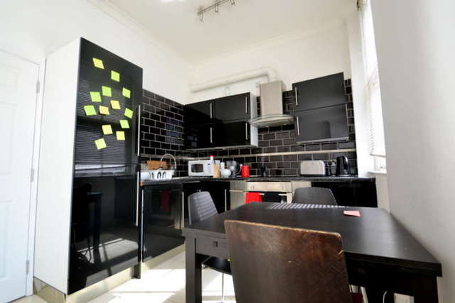  Image of Flat to rent in Commercial Street London E1 at 46a Commercial Street  Aldgate East, E1 6LT