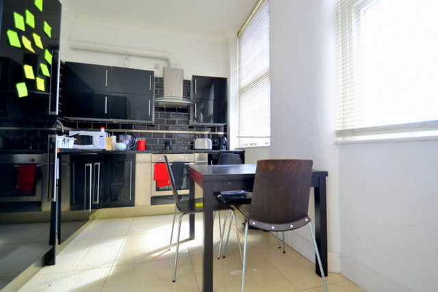  Image of Flat to rent in Commercial Street London E1 at 46a Commercial Street  Aldgate East, E1 6LT