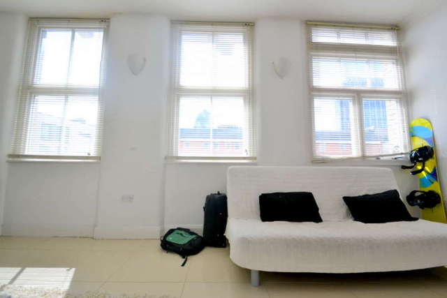  Image of Flat to rent in Commercial Street London E1 at 46a Commercial Street  Aldgate East, E1 6LT