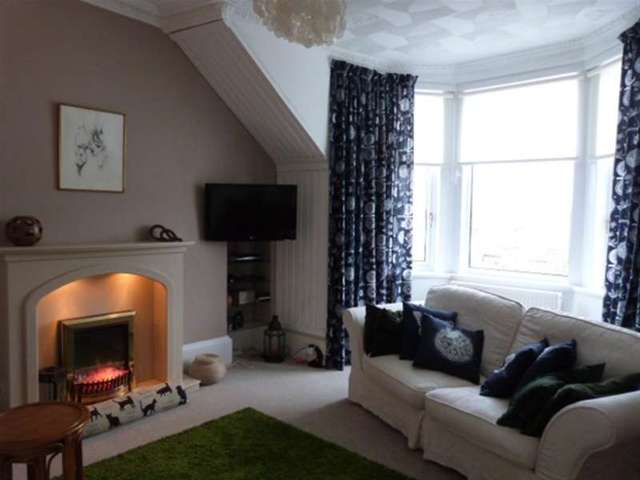  Image of 2 bedroom Flat for sale in Mcarthur Street Dunoon PA23 at Dunoon, PA23 7PL