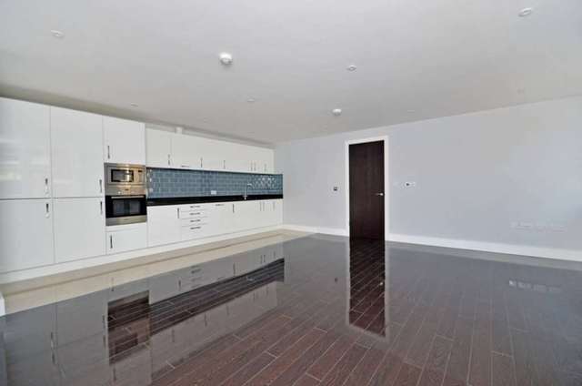  Image of 2 bedroom Apartment to rent in Middlesex Street London E1 at Middlesex Street Liverpool Street London, E1 7JF