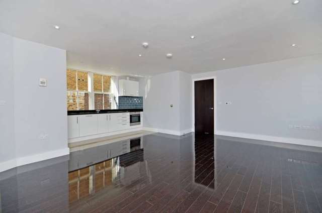  Image of 2 bedroom Apartment to rent in Middlesex Street London E1 at Middlesex Street Liverpool Street London, E1 7JF