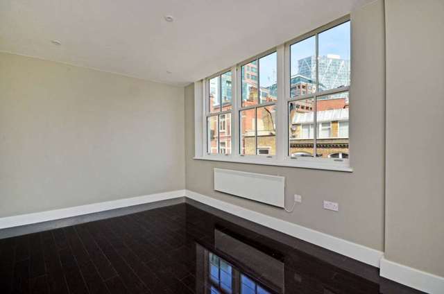 Image of 2 bedroom Apartment to rent in Middlesex Street London E1 at Middlesex Street Liverpool Street London, E1 7JF