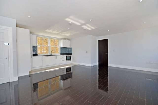  Image of 2 bedroom Apartment to rent in Middlesex Street London E1 at Middlesex Street Liverpool Street London, E1 7JF