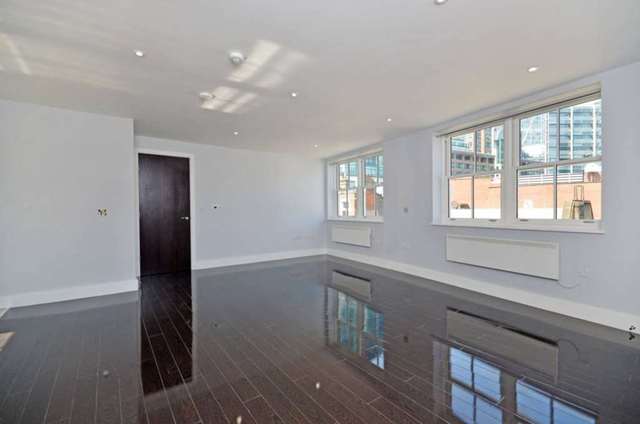  Image of 2 bedroom Apartment to rent in Middlesex Street London E1 at Middlesex Street Liverpool Street London, E1 7JF