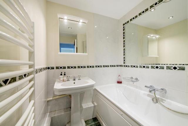  Image of 2 bedroom Flat to rent in John Islip Street London SW1P at Millbank Court  24 John Islip Street, SW1P 4LG