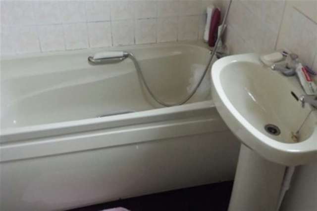  Image of 2 bedroom Maisonette to rent in Mosley Street Hucknall Nottingham NG15 at Nottingham, NG15 7JG