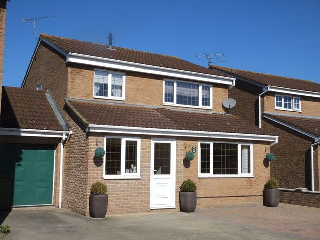  Image of 4 bedroom Detached house for sale in Mulcaster Avenue Grange Park Swindon SN5 at Mulcaster Avenue Grange Park Swindon, SN5 6EH