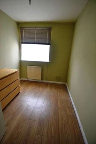  Image of 2 bedroom Ground Flat to rent in Silver Birch Close London N11 at Silver Birch  Friern Barnet, N11 3NW