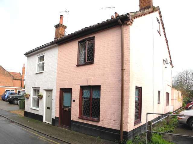  Image of 3 bedroom Semi-Detached house to rent in Nethergate Street Bungay NR35 at Bungay Suffolk, NR35 1HE