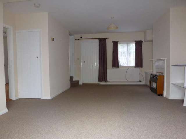  Image of 3 bedroom Detached house to rent in New Road Hemingford Abbots Huntingdon PE28 at Hemingford Abbots  Huntingdon, PE28 9AB