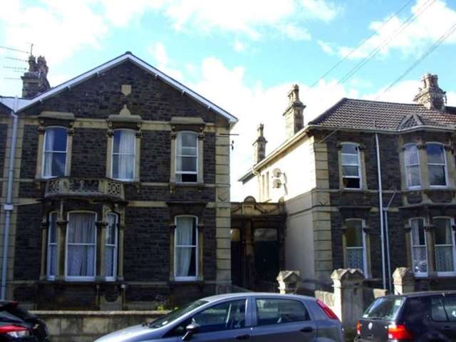 Image of Studio flat to rent in Newbridge Hill Lower Weston Bath BA1 at Newbridge Hill  Bath, BA1 3QB