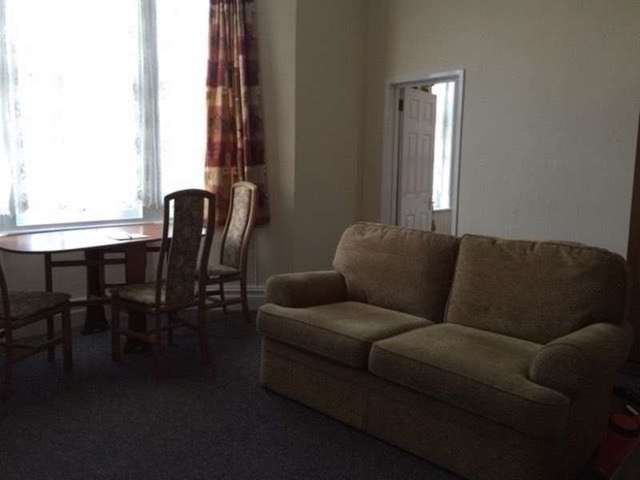  Image of Studio flat to rent in Newbridge Hill Lower Weston Bath BA1 at Newbridge Hill  Bath, BA1 3QB