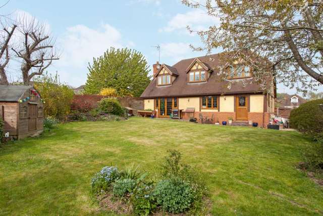  Image of 4 bedroom Detached house for sale in Newfield Road Sonning Common Reading RG4 at Newfield Road Sonning Common Reading, RG4 9TB