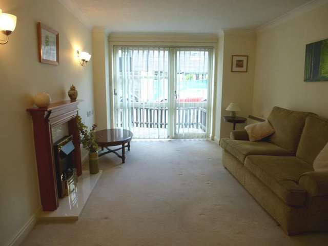  Image of 1 bedroom Flat to rent in Southampton Road Ringwood BH24 at 46-52 Southampton Road  Ringwood, BH24 1JD