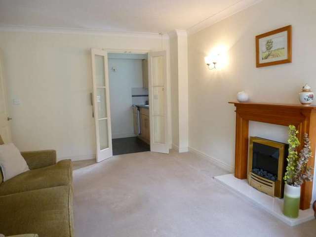 Image of 1 bedroom Flat to rent in Southampton Road Ringwood BH24 at 46-52 Southampton Road  Ringwood, BH24 1JD
