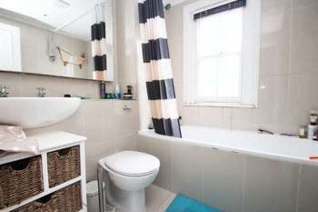  Image of 2 bedroom Flat to rent in Offord Road London N1 at Offord Road  London, N1 1PH