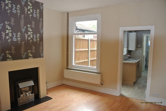  Image of 2 bedroom Terraced house to rent in Old Palace Road Norwich NR2 at Norwich, NR2 4JE