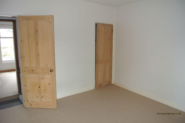  Image of 2 bedroom Terraced house to rent in Old Palace Road Norwich NR2 at Norwich, NR2 4JE