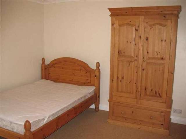  Image of Flat to rent in Old Paradise Street London SE11 at Old Paradise Street Lambeth London, SE11 6AL