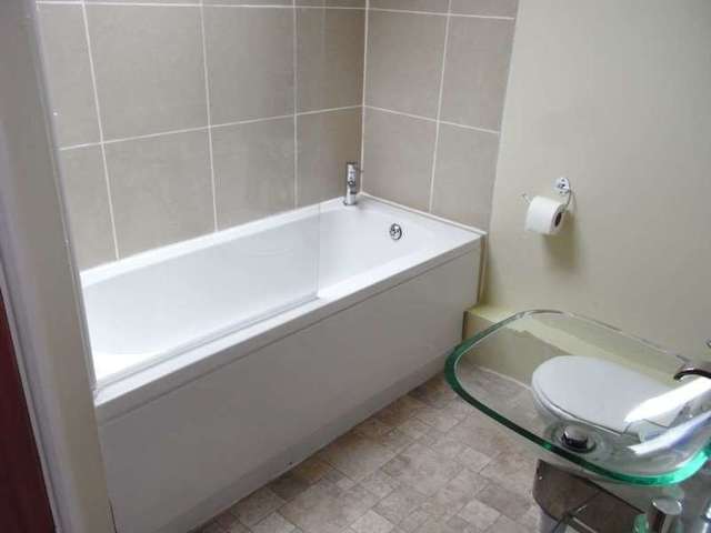  Image of Flat to rent in Old Paradise Street London SE11 at Old Paradise Street Lambeth London, SE11 6AL