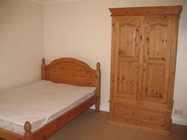  Image of Flat to rent in Old Paradise Street London SE11 at Old Paradise Street Lambeth London, SE11 6AL