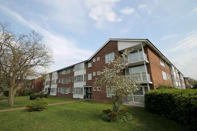  Image of 3 bedroom Flat to rent in Ormsby Grange Road Sutton SM2 at Grange Road  Sutton, SM2 6TH