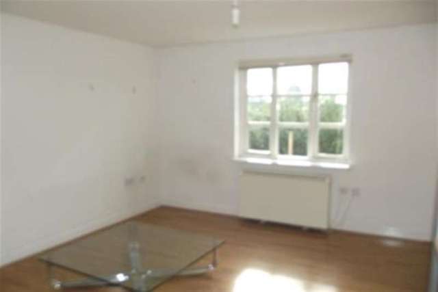  Image of 2 bedroom Flat to rent in Otter Close London E15 at Stratford, E15 2PZ