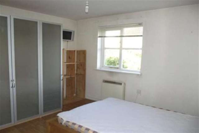  Image of 2 bedroom Flat to rent in Otter Close London E15 at Stratford, E15 2PZ