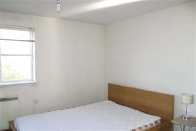  Image of 2 bedroom Flat to rent in Otter Close London E15 at Stratford, E15 2PZ