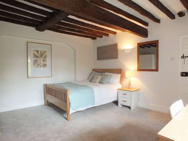  Image of 1 bedroom Detached house to rent in Paddock Road Caversham Reading RG4 at Caversham Reading Berkshire, RG4 5BY