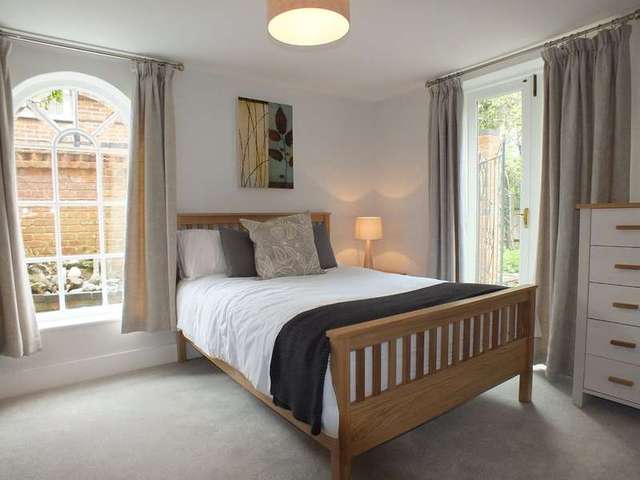  Image of 1 bedroom Detached house to rent in Paddock Road Caversham Reading RG4 at Caversham Reading Berkshire, RG4 5BY