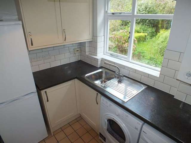  Image of 1 bedroom Detached house to rent in Paddock Road Caversham Reading RG4 at Caversham Reading Berkshire, RG4 5BY