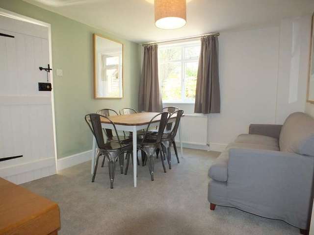  Image of 1 bedroom Detached house to rent in Paddock Road Caversham Reading RG4 at Caversham Reading Berkshire, RG4 5BY